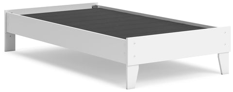 Hallityn - Platform Bed